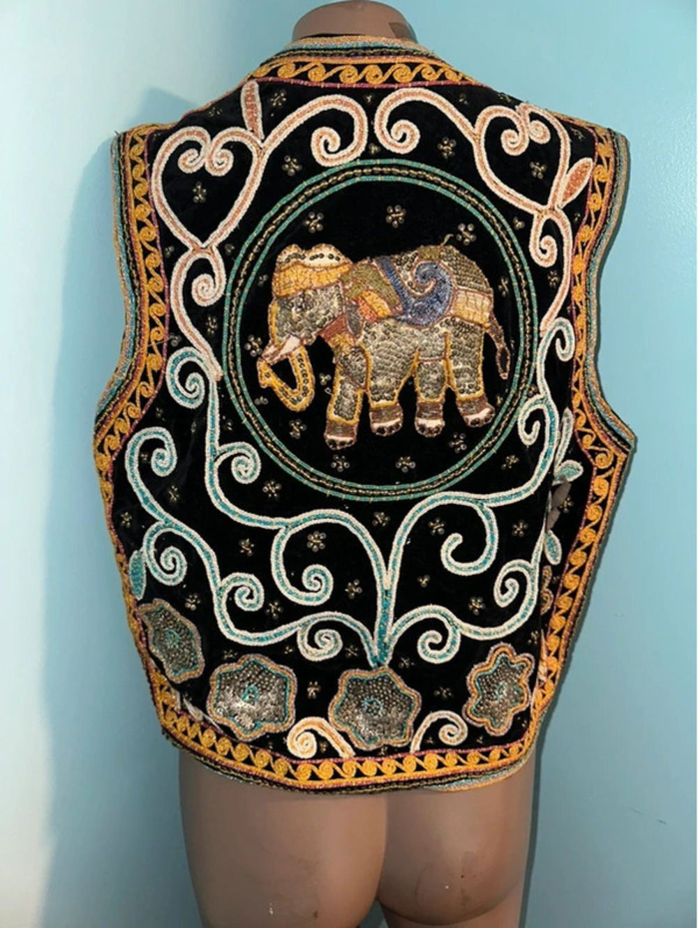 Vintage 90s Carol Horn Gorpcore Embroidered Elephant Vest S